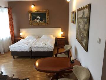 Фото номера Апартаменты Отели типа «постель и завтрак» Pałac Słonowice Sp. z o.o. г. Brzeżno 2